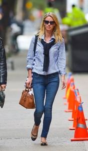 nicky-hilton-casual-style-11-02-2018-5.jpg