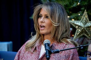 7393704-0-Melania_read_Oliver_the_Ornament_a_story_about_an_ornament_who_i-a-54_1544729123669.jpg