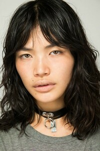 06-rina-alexander-wang-beauty.thumb.jpg.5a2c8d747126e41abc2998373f112cac.jpg