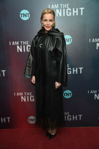 Connie+Nielsen+Night+New+York+Premiere+-DyQ0L8i3cHx.jpg