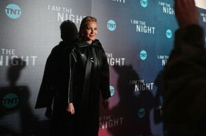 Connie+Nielsen+Night+New+York+Premiere+kKOGrbTXJO8x.jpg