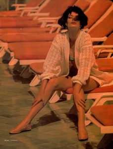 Ferraano_Vogue_Italia_June_1990_03.thumb.png.95b198b4b7c6f249cc141cb261be7d8f.png