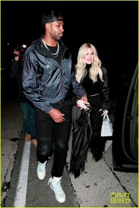 khloe-kardashian-tristan-thompson-craigs-after-game-10.jpg