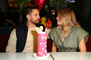 Scott+Disick+Sofia+Richie+Celebrate+Valentine+-iR1vULLfDex.jpg