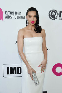 1053593579_AdrianaLima27thAnnualEltonJohnAIDSFoundationL_vWpvf5GlOx.thumb.jpg.eca5685859eddb80b32a2a38630e2b5e.jpg