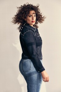 Ashley-Graham-Marina-Rinaldi-Denim-Campaign09.thumb.jpg.90591b7c71845ff1a75af9762ccdab84.jpg