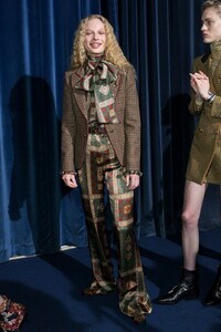 backstage-defile-etro-automne-hiver-2019-2020-milan-coulisses-164.thumb.jpg.88a555be92205bfe8de4325ec0899f90.jpg
