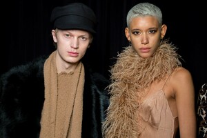 backstage-defile-michael-kors-automne-hiver-2019-2020-new-york-coulisses-49.thumb.jpg.ffa68dee3b04c95a41e5c0802d14d6ea.jpg