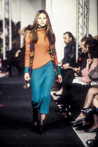 2093749777_Missoni1993WomenRTW7.thumb.jpg.a84701c2d1b5cd176e2cf04d3d704707.jpg