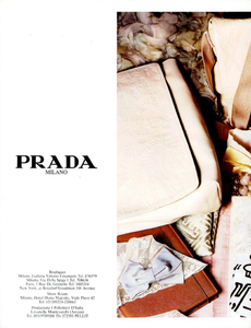 Prada_Spring_Summer_1985_03.thumb.png.19db803ec54f2ef95460dea6b01472ee.png