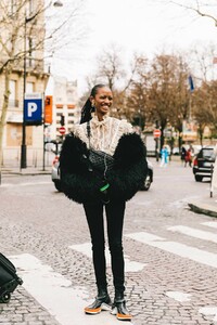 street_style_paris_looks_vestidos_abrigos_botas_936861835_1200x1800.jpg