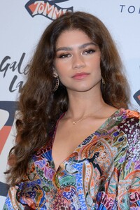 zendaya-coleman-unveils-her-clothing-collection-tommy-x-zendaya-in-paris-03-01-2019-18.jpg