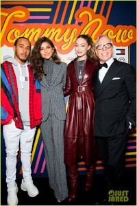 zendaya-supported-by-gigi-hadid-tommy-hilfiger-show-01.jpg