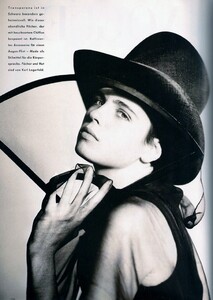 german-vogue-apr-89-2.thumb.jpg.929949fbf2d6fd30b83efa90fe0b029a.jpg