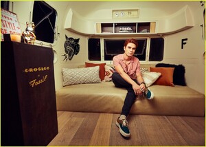 kj-apa-shows-off-crosley-x-fossil-collaboration-in-nashville-03.jpg