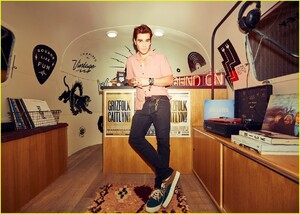 kj-apa-shows-off-crosley-x-fossil-collaboration-in-nashville-07.jpg