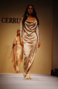 565677097_cerruti-fw-1993(19).thumb.jpg.884df3a6802cd788ac11ab601a31cd9b.jpg