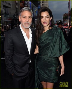 george-clooney-amal-catch-22-premiere-05.jpg