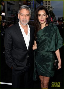 george-clooney-amal-catch-22-premiere-07.jpg