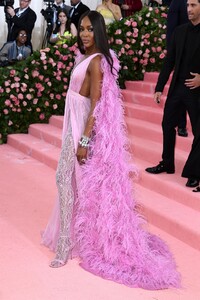 naomi-campbell-2019-met-gala-1.jpg