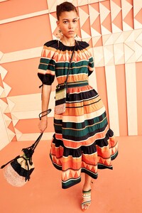 00001-Ulla-Johnson-Resort-20-credit-peter-stanglmayr.thumb.jpg.b1be83be61600d6aa85ee9a78fa6adee.jpg