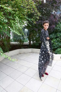 00002-Giambattista-Valli-Resort-2020.thumb.jpg.6a544e8ff1e4cb439804fdea9c9ea076.jpg