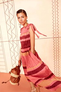 00005-Ulla-Johnson-Resort-20-credit-peter-stanglmayr.thumb.jpg.90c64c1356839a26d5d8e16a80710e76.jpg