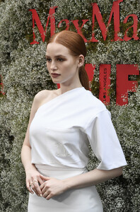 Madelaine+Petsch+Max+Mara+Celebrates+Elizabeth+3yxk7ymLSiGx.jpg