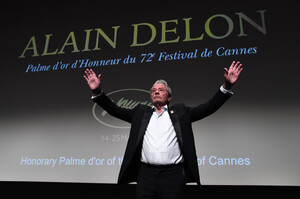 Alain+Delon+Hidden+Life+Une+Vie+Cach+e+Red+VWzVB71L1iex.jpg