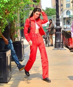 kendall-jenner-in-red-soho-nyc-06-01-2019-4.jpg