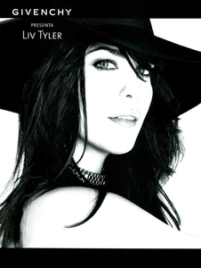 Lindbergh_Givenchy_Very_Irresistible_2003_01.thumb.png.f038ad97c24678451532b29953579f52.png