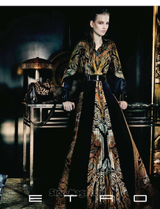 Testino_Etro_Fall_Winter_13_14_03.thumb.png.7e014b9e558931284ce15894da8da561.png