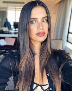 sarasampaio_67584556_413244069285726_2130179739741811148_n.jpg