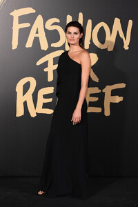 Isabeli+Fontana+Red+Carpet+Arrivals+Fashion+XID1CHHaemHx.jpg