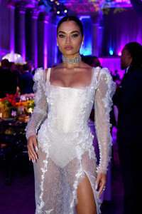 Shanina+Shaik+Rihanna+5th+Annual+Diamond+Ball+T9BEna0E6FAx.jpg