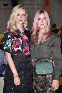 Chiara+Ferragni+Prada+Spring+Summer+2020+Womenswear+IsSSpFLYjkox.jpg