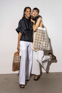 2107307008_phillip-lim-bks-m-rs20-8743(1).thumb.jpg.3573e29d5732ab96b6e64fc3465486f5.jpg