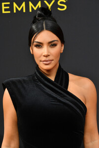 Kim+Kardashian+2019+Creative+Arts+Emmy+Awards+VON-lz-l6b6x.jpg