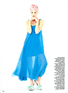 Colours_Saikusa_Vogue_Italia_March_1994_05.thumb.png.cbcb6b2de01eeea59720f08443994674.png