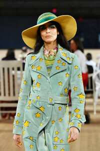 1286807571_MarcJacobsSpring2020RunwayShowImK5Q4dyaEKx.thumb.jpg.c4ce8df40a6307cbbb6293703ada5446.jpg