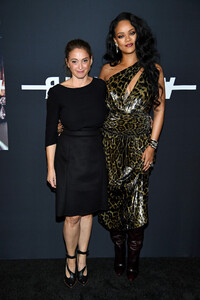 Rihanna+Launch+Rihanna+First+Visual+Autobiography+8PzadepiJz0x.jpg