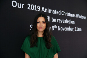 Jessica+Gomes+David+Jones+Unveils+2019+Christmas+QLuIrjNQhjxx.jpg