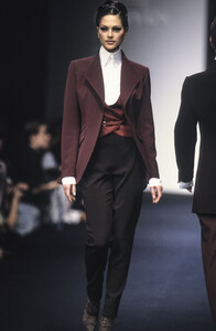 1973090555_Lanvin1993WomenRTW69.thumb.jpg.fe8379a9cfefab8b85ad4e742c88cdf7.jpg