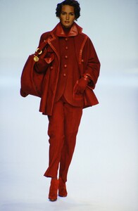 2127619862_dior-fw-1994(3).thumb.jpg.923b474a7839c088de785cb7151848d8.jpg