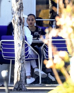 shanina-shaik-lunch-in-hollywood-11-23-2019-1.jpg