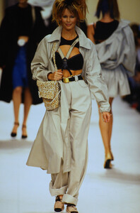 1091033194_chanel-ss-1994(13).thumb.jpg.39ff8b0b4570488948e87d9fdf67b028.jpg