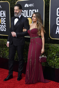 Sofia+Vergara+77th+Annual+Golden+Globe+Awards+MWQKIYIawNQx.jpg