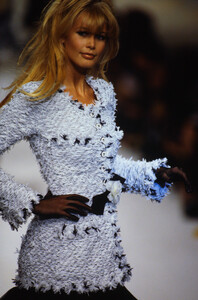 1935829260_chanel-hc-ss-1994(1).thumb.jpg.f33d725021f2aeb591aba1d183d773c3.jpg