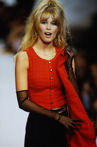 2045148526_chanel-hc-ss-1994(4).thumb.jpg.df429ca7ee7609547d640dd358b8a949.jpg