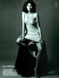 Sieff_Vogue_Italia_June_1985_04.thumb.png.6c8fa183118372bb7b5e4cc25e35ba2d.png